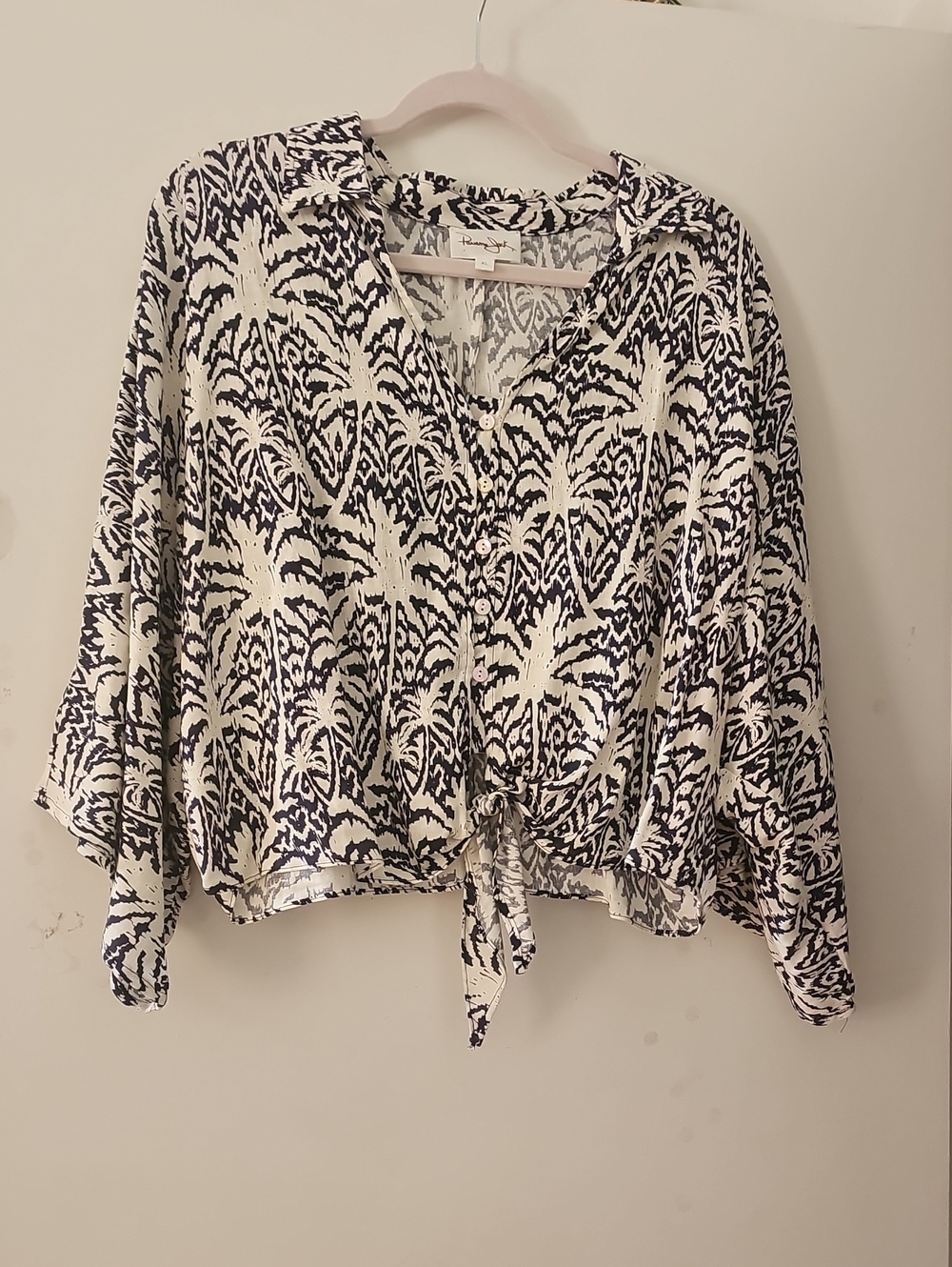Panama Jack Black & White Tie-Front Button-Down Blouse